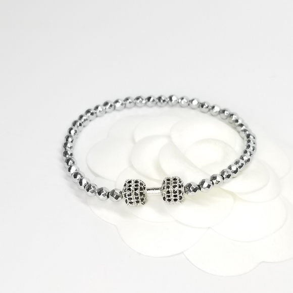 @mrsmarsden 4pc x Dumbbell Pave CZ Hematite Stretch Bracelet NEW - Picture 6 of 6